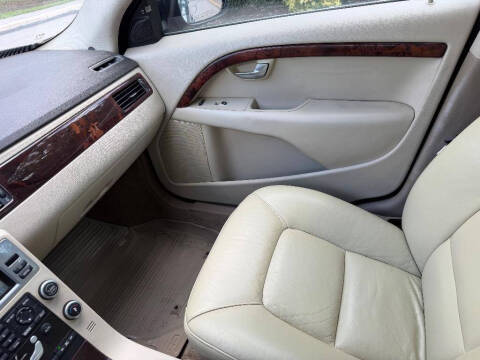 2008 Volvo V70 3.2