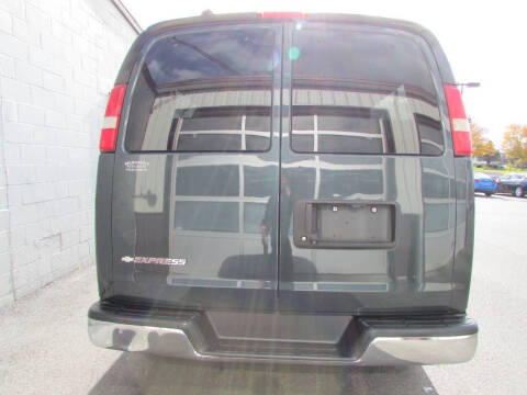 2017 Chevrolet Express LT 3500