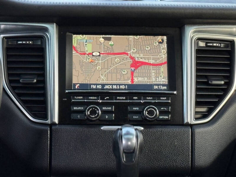 2015 Porsche Macan Turbo