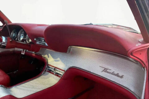 1962 Ford Thunderbird