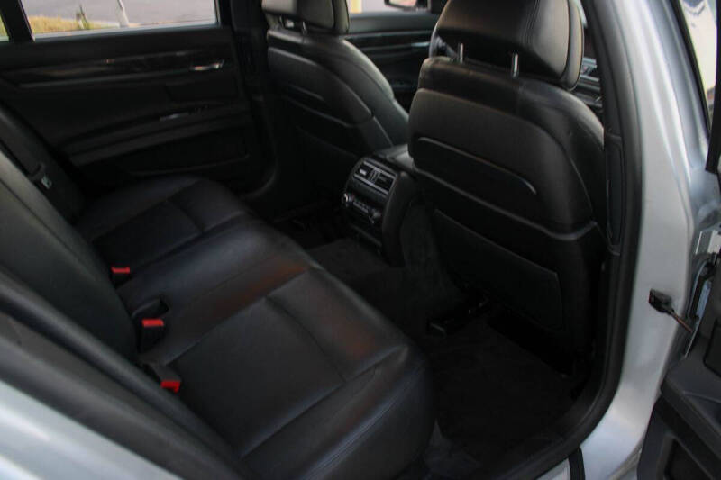 2013 BMW 7 Series 740i