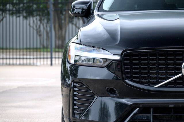 2023 Volvo XC60 B5 Plus Dark Theme