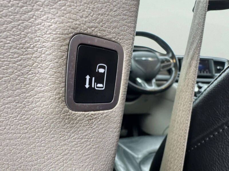 2019 Chrysler Pacifica Touring L 35th Anniversary