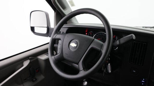 2023 Chevrolet Express 2500