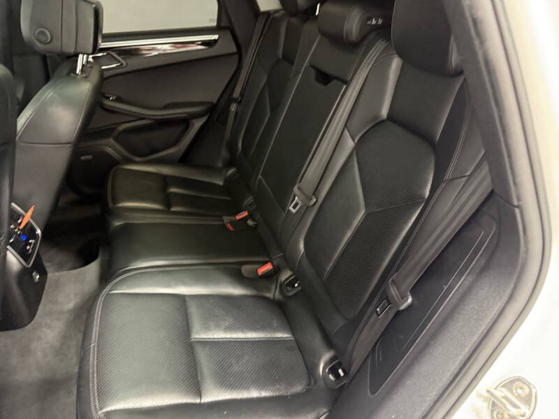 2017 Porsche Macan