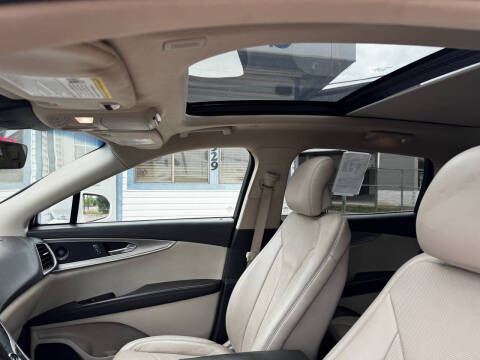 2019 Lincoln Nautilus Reserve