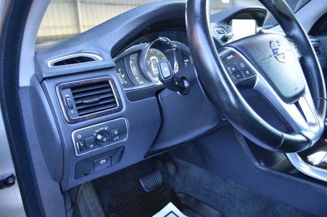 2016 Volvo XC70 T5 Drive-E Premier