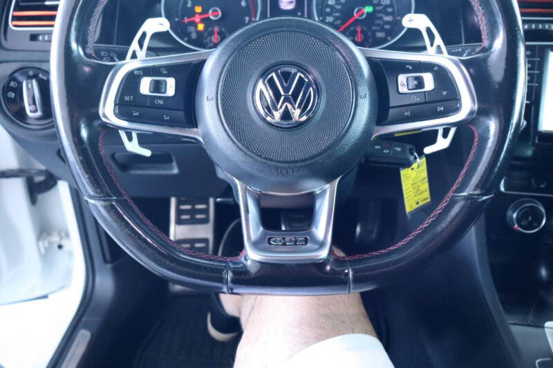 2017 Volkswagen Golf GTI S