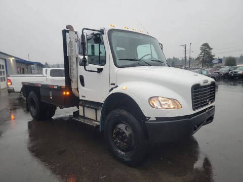 2004 Freightliner M2 106