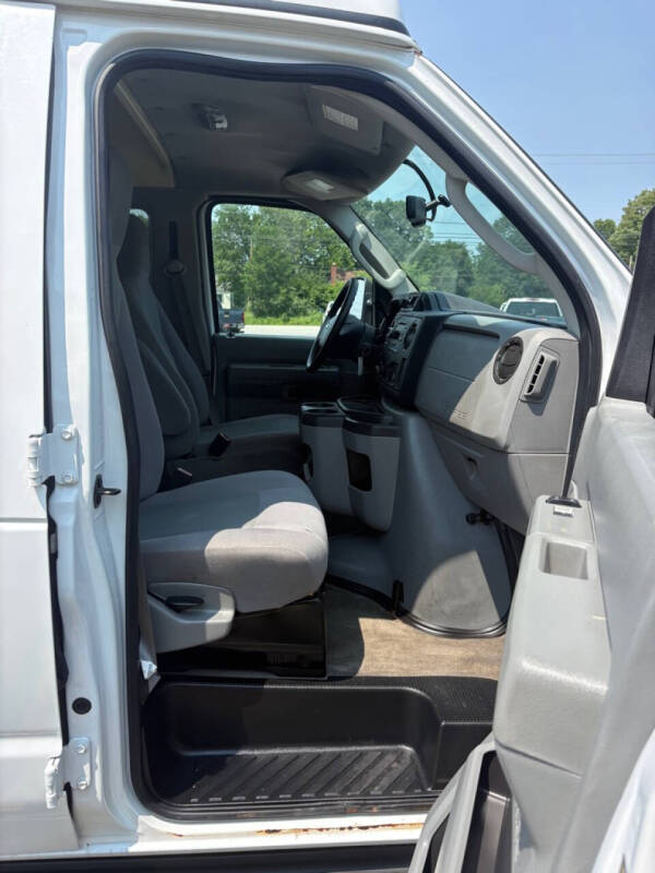 2012 Ford E-Series E-350 SD XL