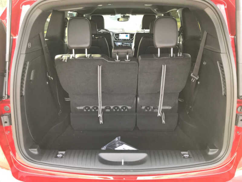 2026 Chrysler Pacifica Select