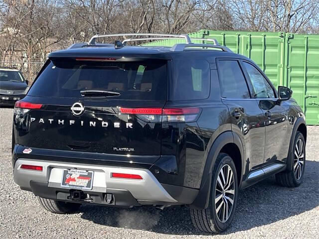 2025 Nissan Pathfinder Platinum