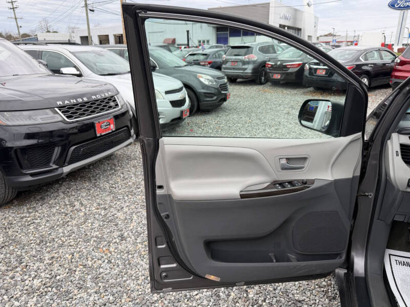 2016 Toyota Sienna XLE Premium 7-Passenger