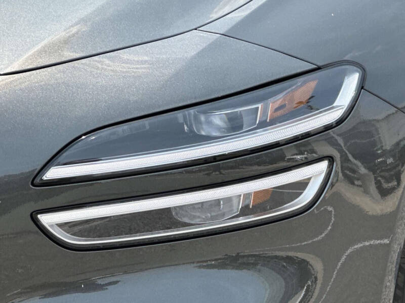 2026 Genesis G70 2.5T Standard