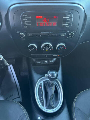 2015 Kia Soul +