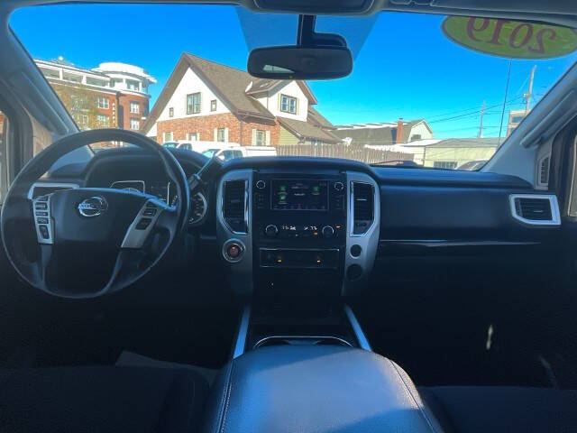 2019 Nissan Titan SV