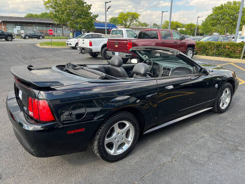 2004 Ford Mustang Deluxe