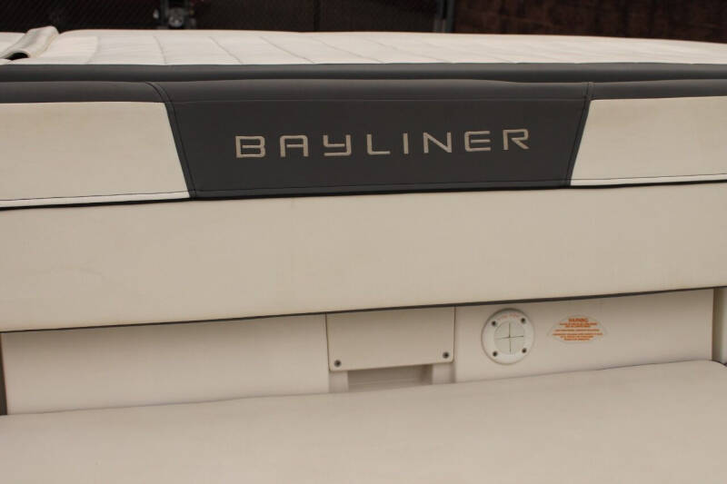 2018 Bayliner VR5 Bowrider