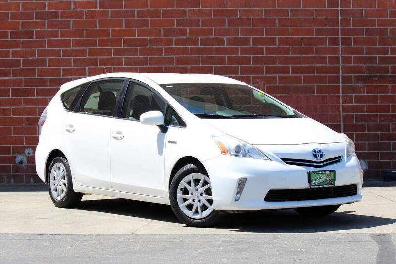 2012 Toyota Prius v Three