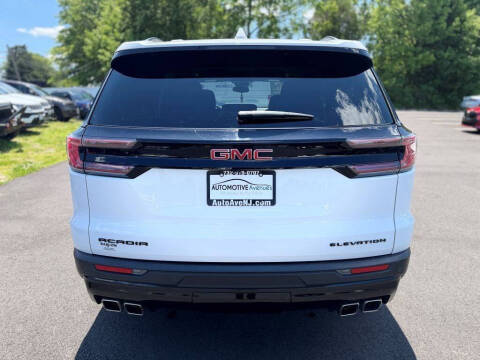 2024 GMC Acadia Elevation