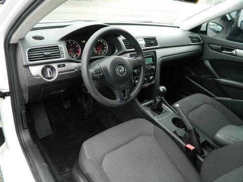 2012 Volkswagen Passat S PZEV