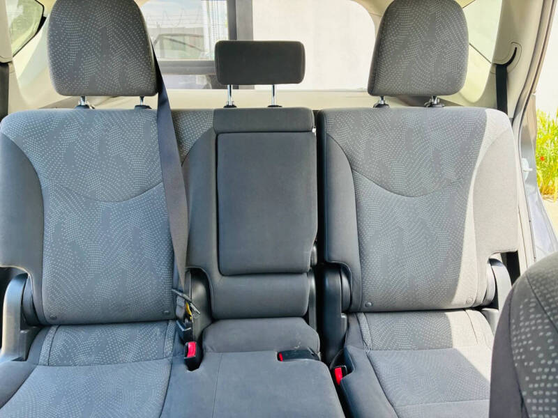 2013 Toyota Prius v Three