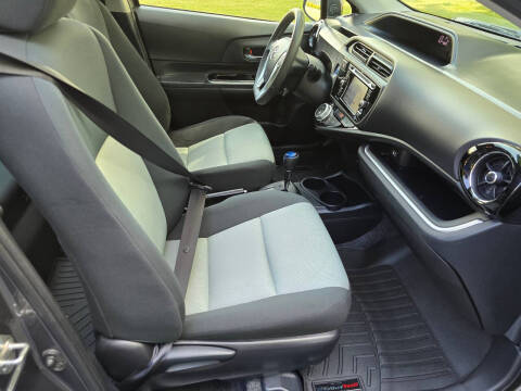 2016 Toyota Prius c One