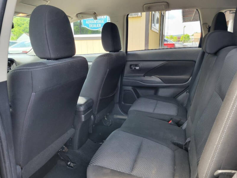 2016 Mitsubishi Outlander ES