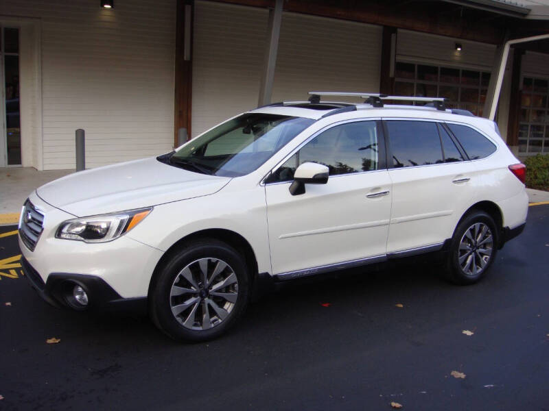 2017 Subaru Outback Touring's photo
