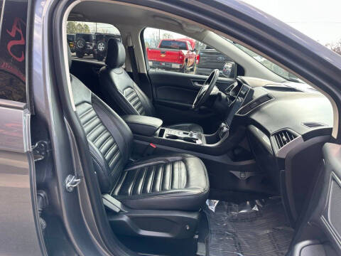 2022 Ford Edge SE
