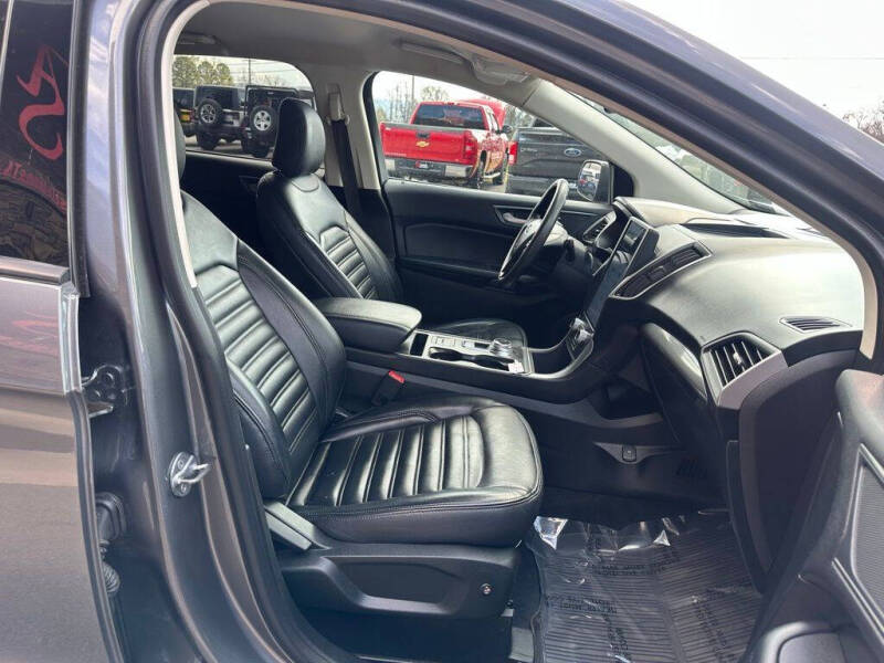 2022 Ford Edge SE