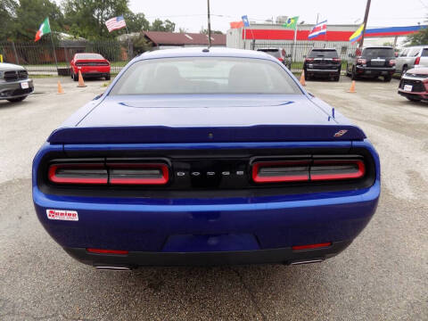 2022 Dodge Challenger SXT