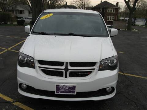 2016 Dodge Grand Caravan for sale at First  Autos in Rockford IL
