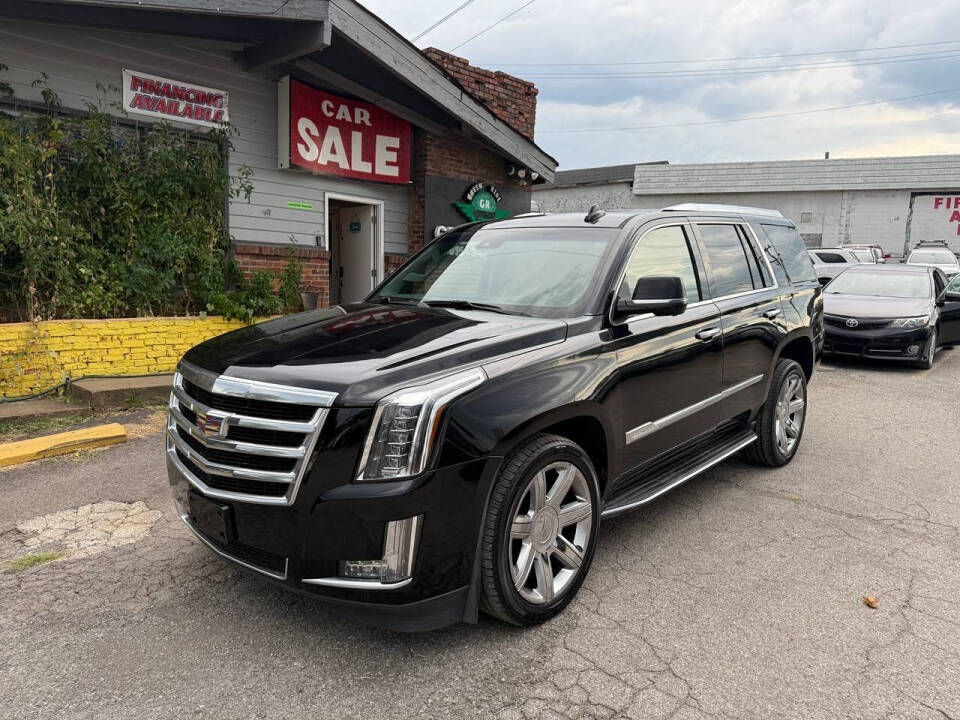 2018 Cadillac Escalade Luxury's photo