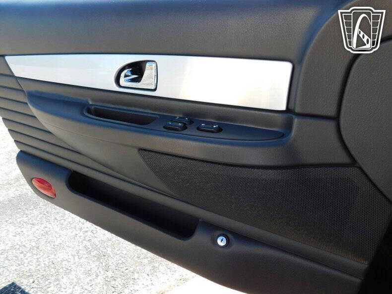 2002 Ford Thunderbird Deluxe