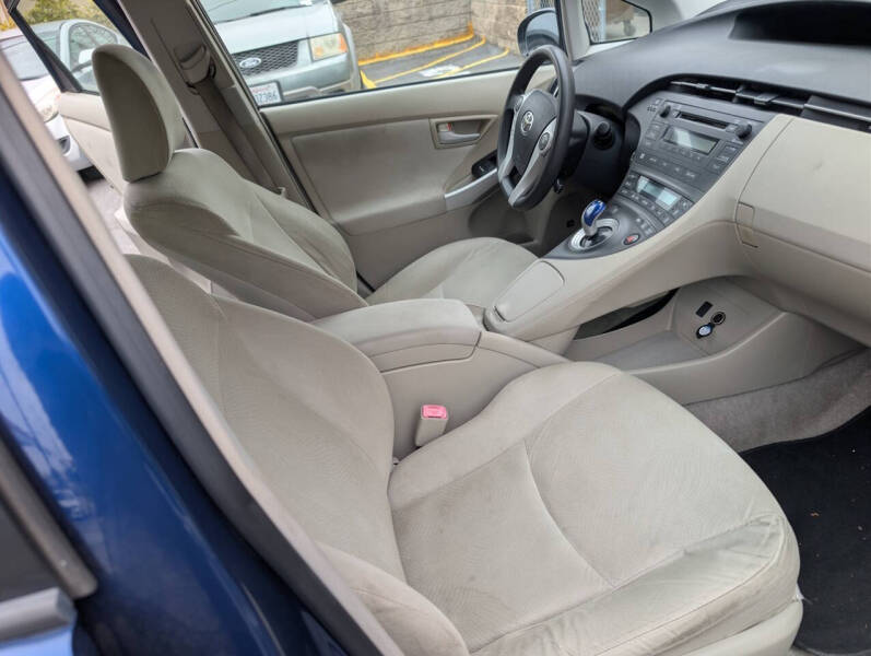 2010 Toyota Prius III