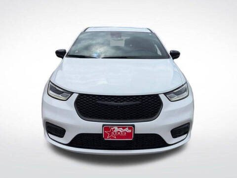 2024 Chrysler Pacifica Plug-In Hybrid Select
