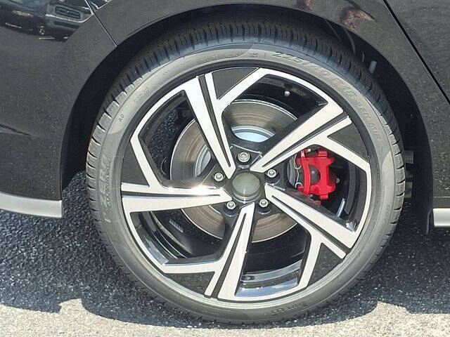 2025 Volkswagen Golf GTI SE