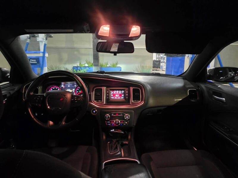 2016 Dodge Charger SE