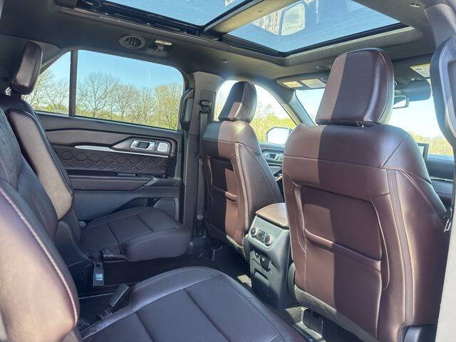 2025 Ford Explorer Platinum