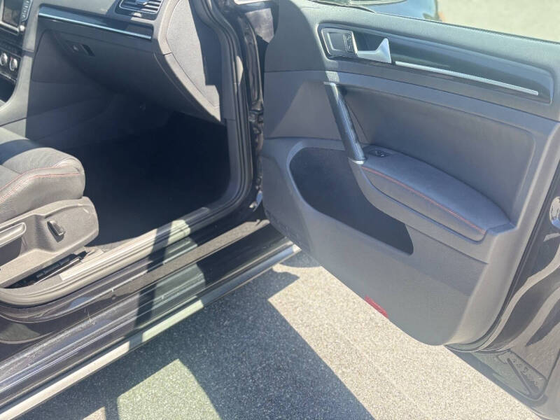 2016 Volkswagen Golf GTI SE