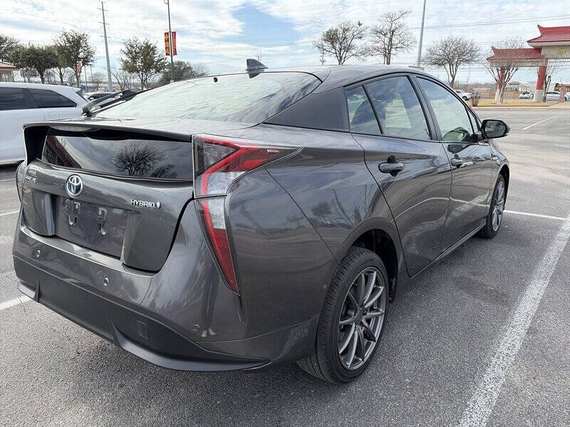 2018 Toyota Prius Three Touring