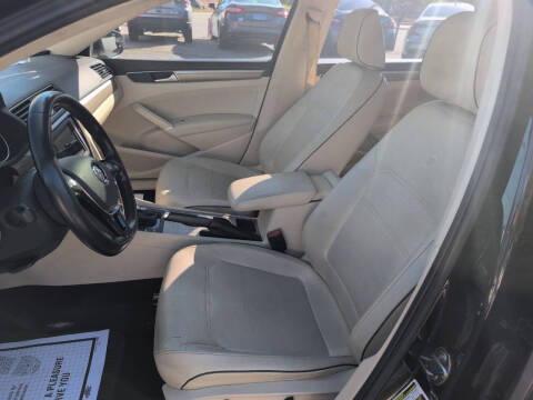 2016 Volkswagen Passat 1.8T SE