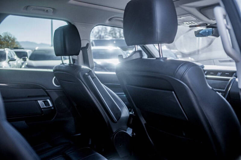 2020 Land Rover Discovery SE