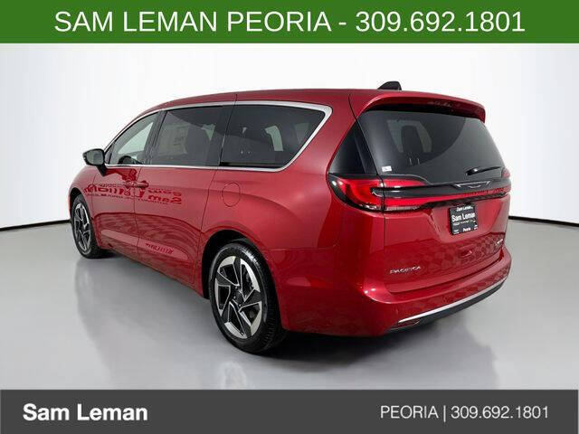 2027 Chrysler Pacifica Limited