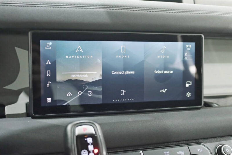 2020 Land Rover Defender 110 SE