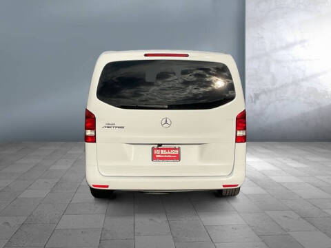 2022 Mercedes-Benz Metris Passenger