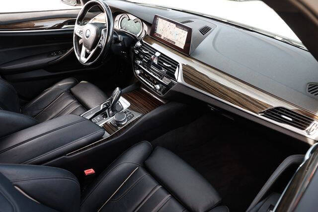 2019 BMW 5 Series 540i