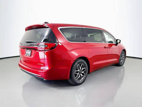 2027 Chrysler Pacifica Limited