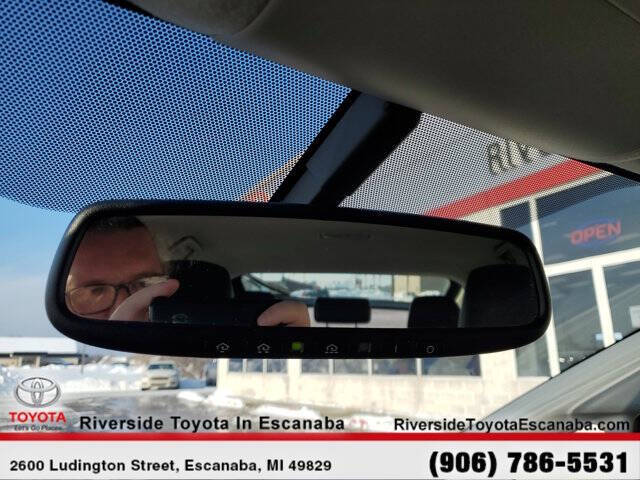 2015 Toyota Prius Five